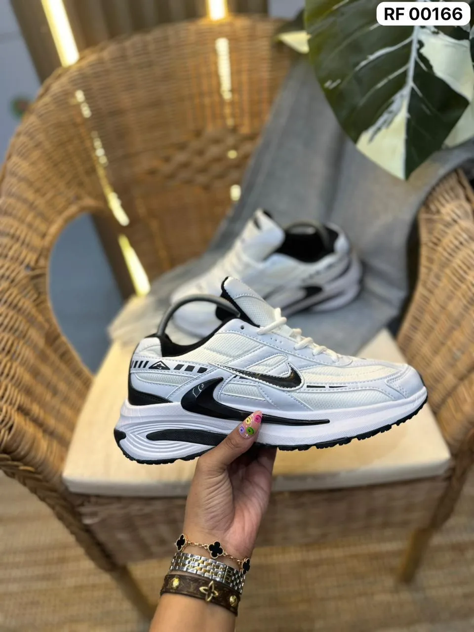 Nike Initiator