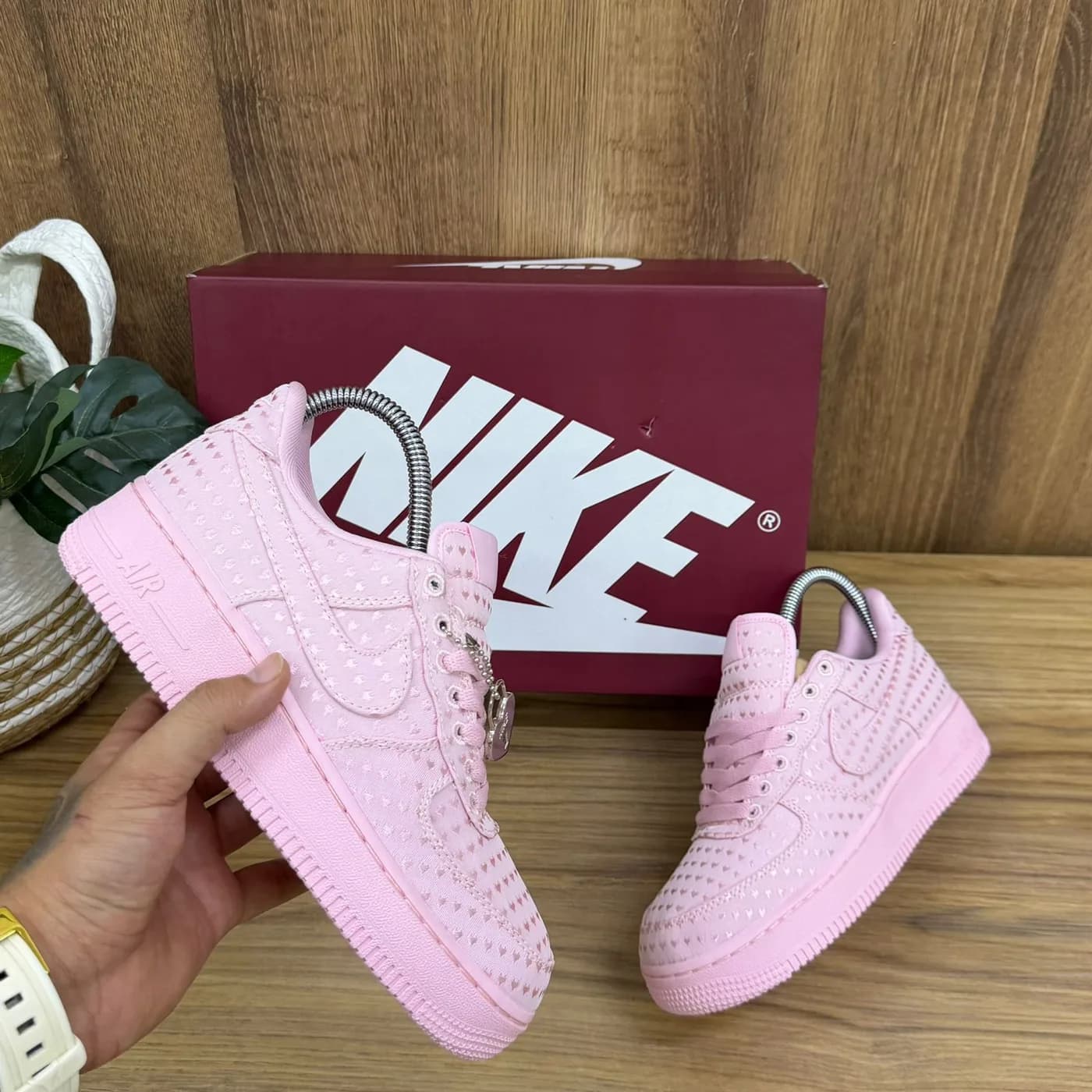 NIKE VALENTINES