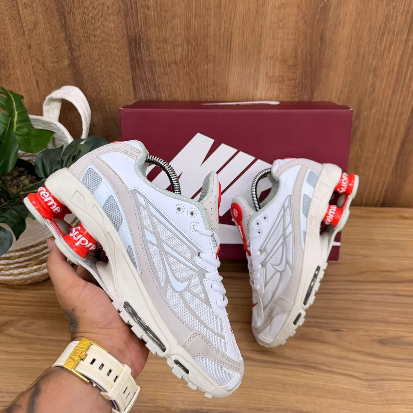 NIKE SHOX